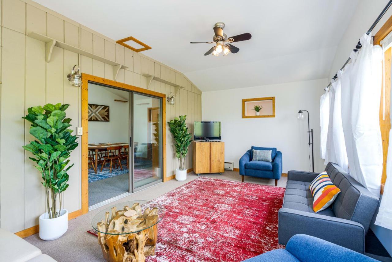 River Access Cabin With Hot Tub, Fire Pit, & Wifi! Morton Grove Buitenkant foto