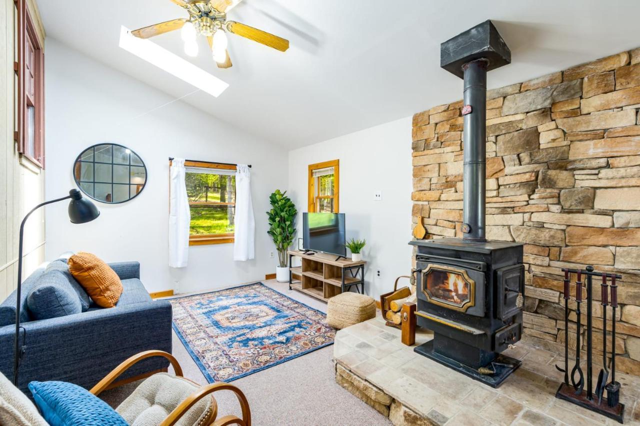 River Access Cabin With Hot Tub, Fire Pit, & Wifi! Morton Grove Buitenkant foto