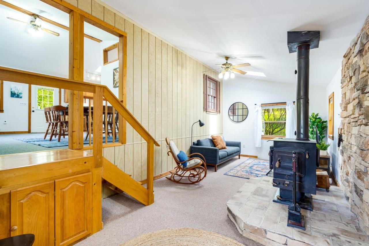 River Access Cabin With Hot Tub, Fire Pit, & Wifi! Morton Grove Buitenkant foto