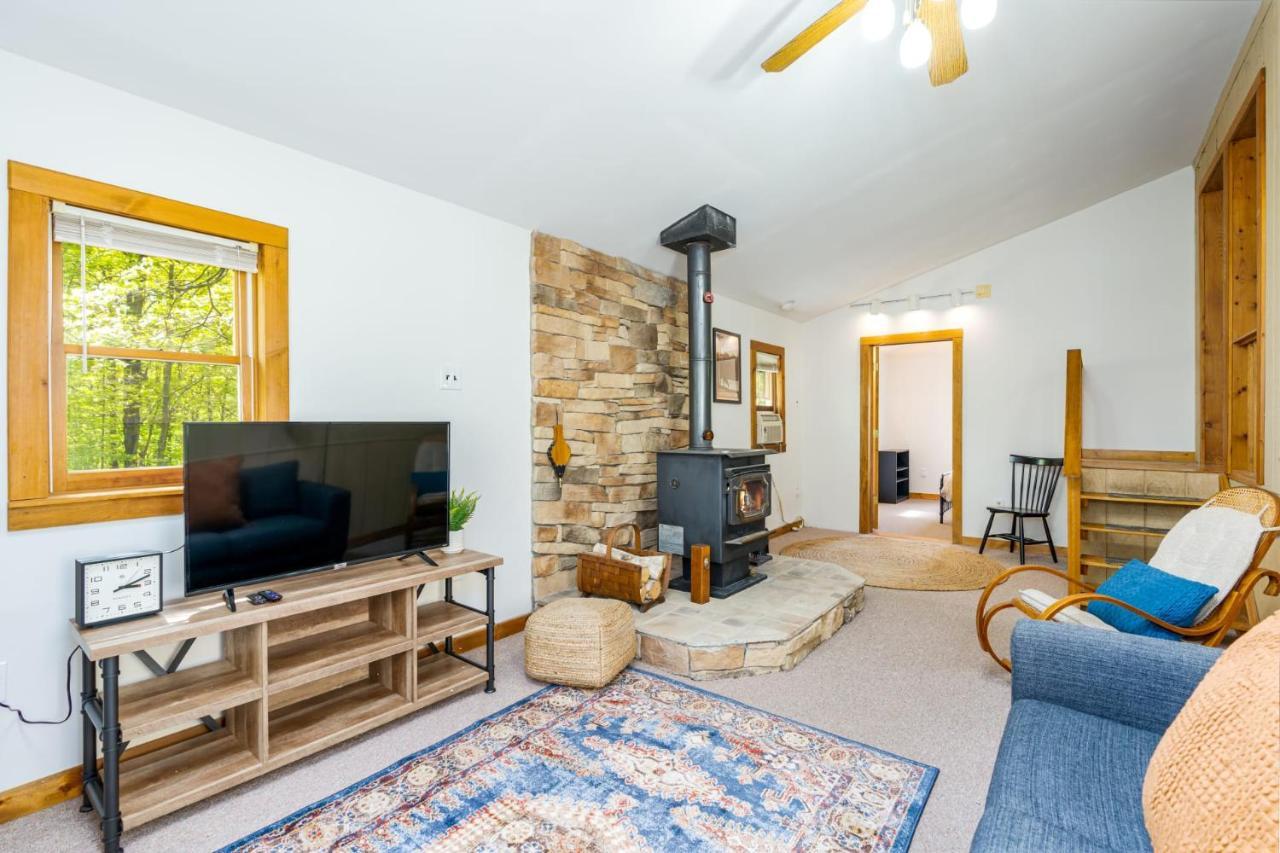 River Access Cabin With Hot Tub, Fire Pit, & Wifi! Morton Grove Buitenkant foto