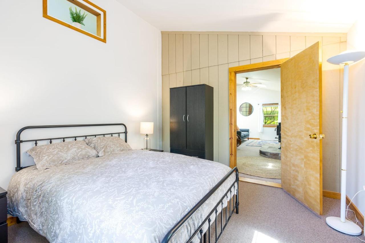 River Access Cabin With Hot Tub, Fire Pit, & Wifi! Morton Grove Buitenkant foto